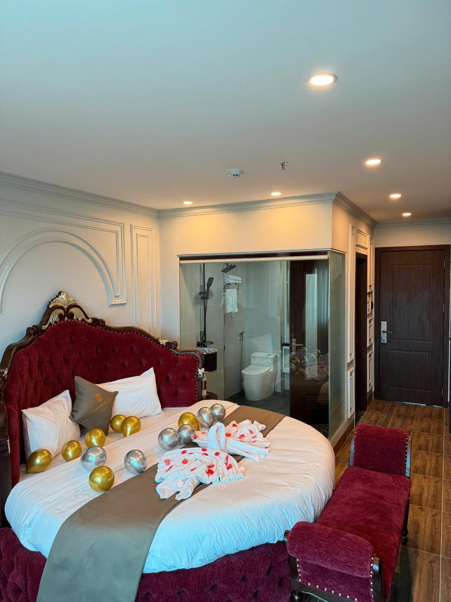 Luxury Hotel