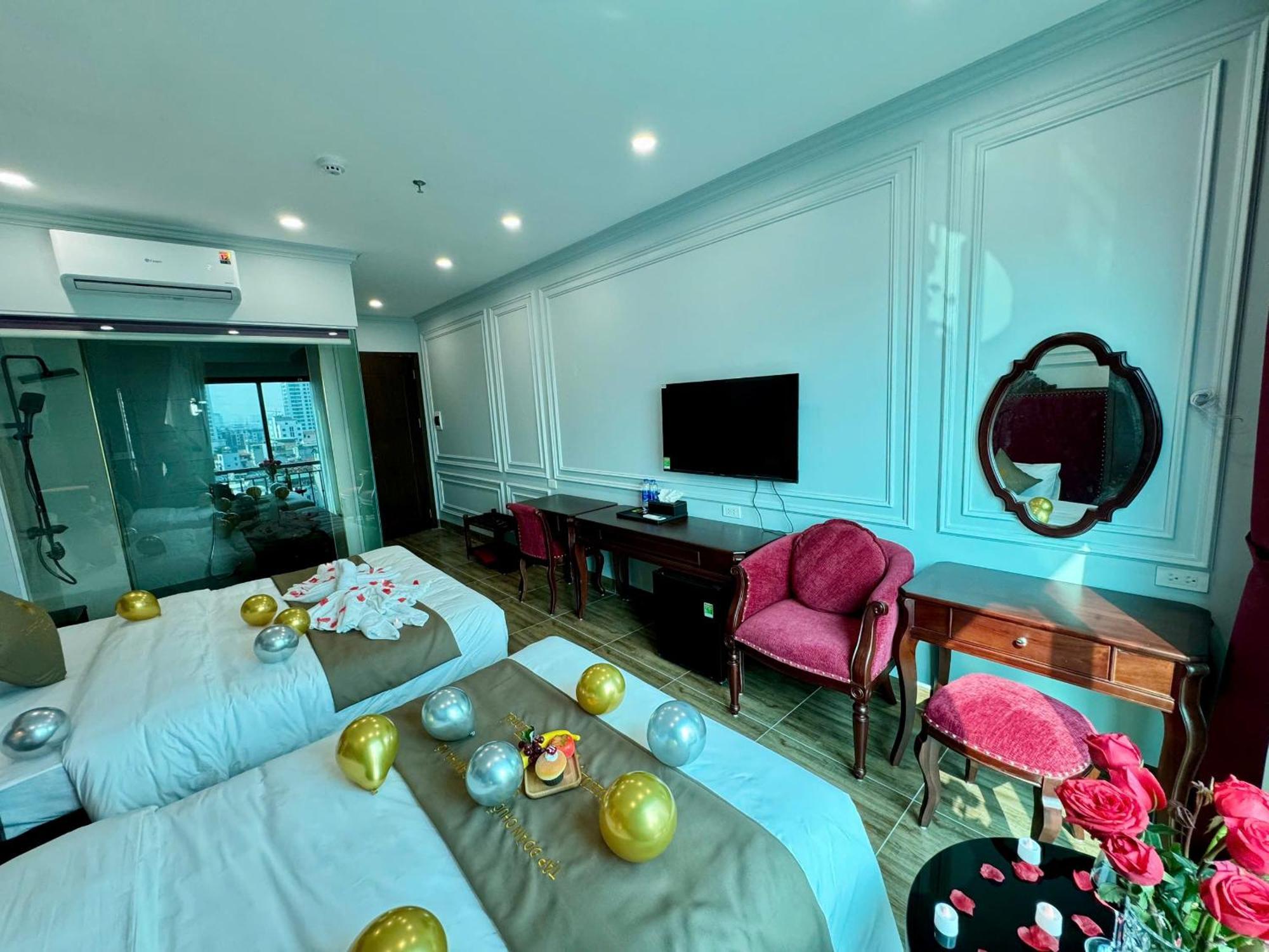 Luxury Hotel